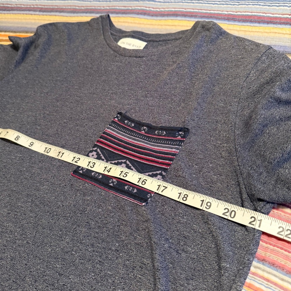 On The Byas Mens Large Heather Grey Southwestern Geometric Pocket T-Shirt - Picture 6 of 7